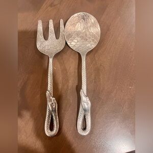 Like new in excellent condition Arthur Court Salad Serving Spoon & Fork Swan